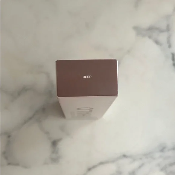 Smashbox Halo Healthy Glow Tinted Moisturizer in Deep - Picture 2 of 2